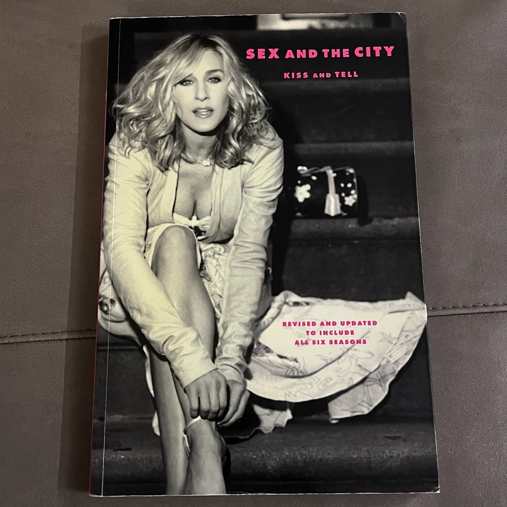 Pocket Books Women Sex and the City Kiss and Tell Paper OS Y2K Pop Culture Book